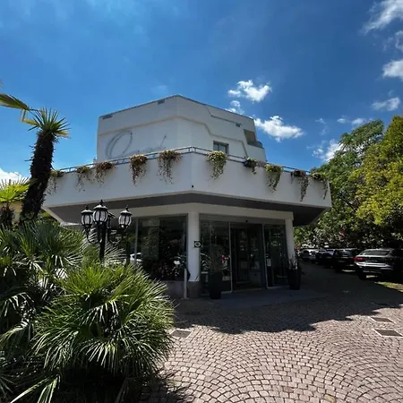 Oasi Wellness & 4*